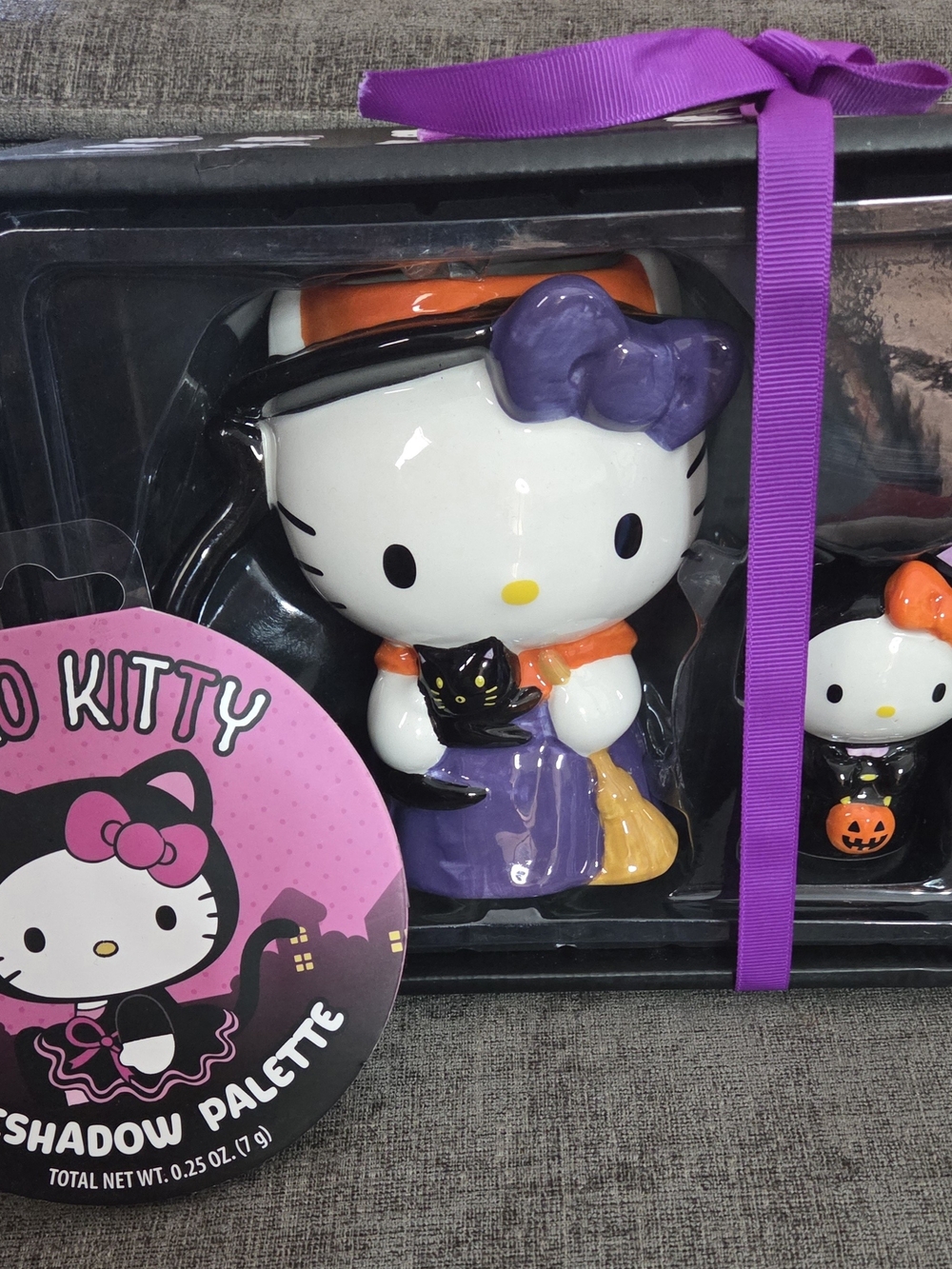 Hello Kitty Witch Mug Set And Cosmetic Pallet